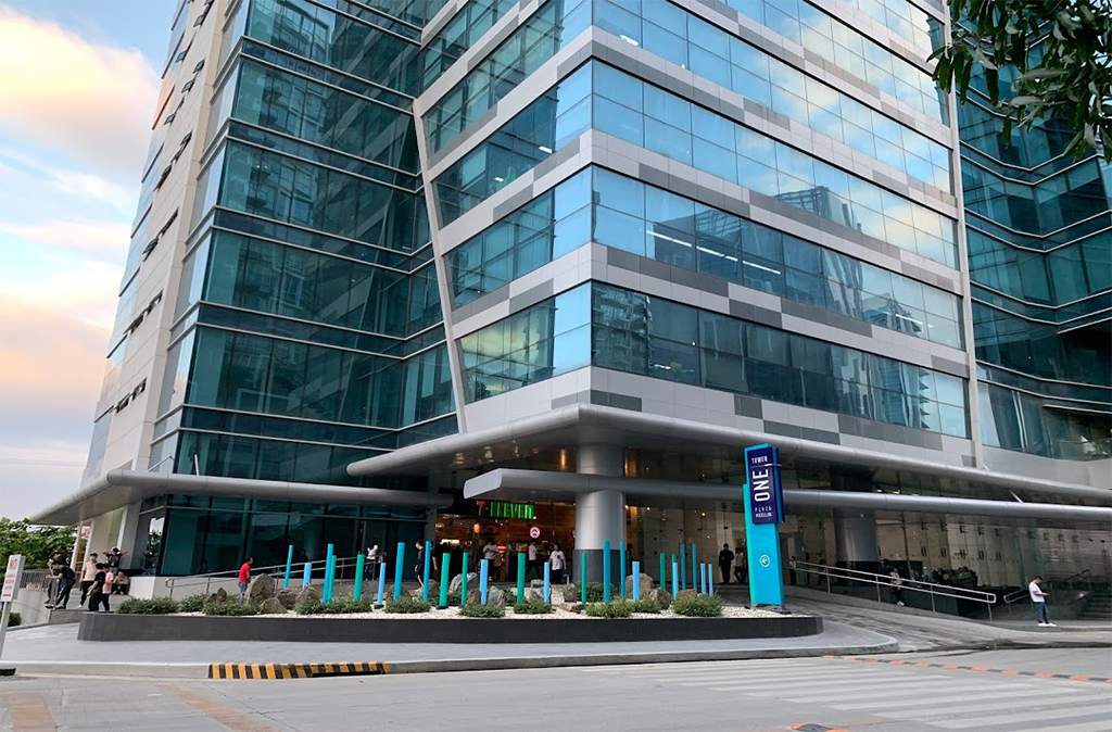 CIA 글로벌 주니어캠프 수업 장소인 막탄 Magellan Tower 건물 외관