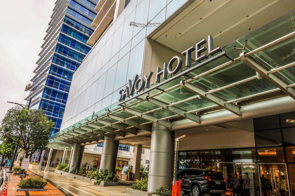 CIA 캠프 숙소 Savoy Hotel 입구