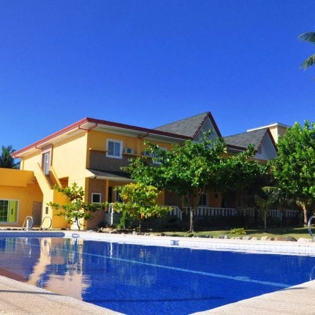 CIJ Academy Liloan 캠퍼스 야외 수영장
